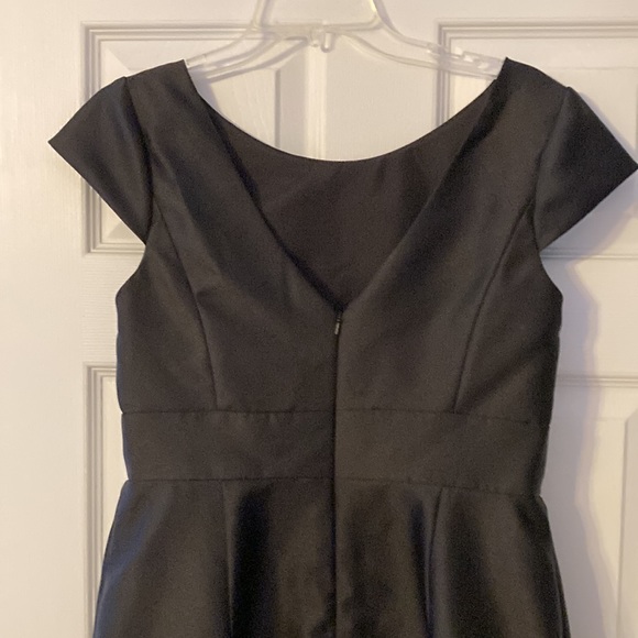 Like new womens black gown size 12 by Alfred Sung - Picture 4 of 4